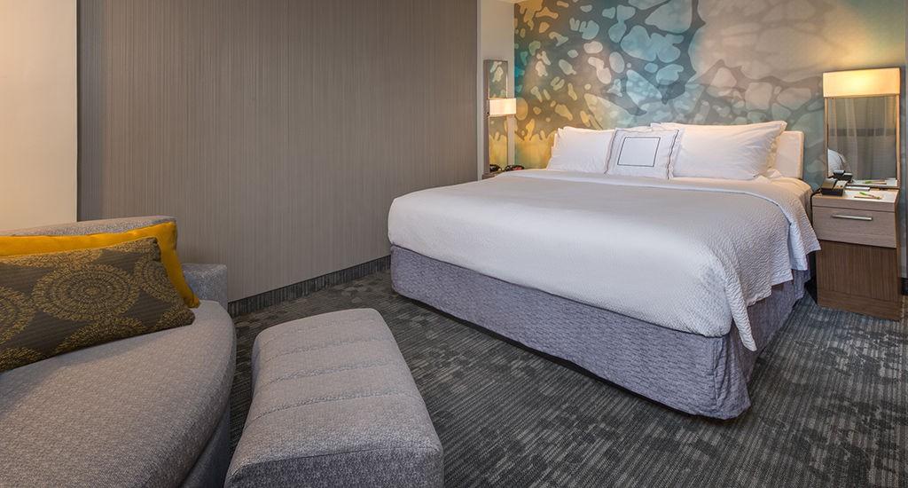 Courtyard By Marriott Youngstown Canfield Екстериор снимка